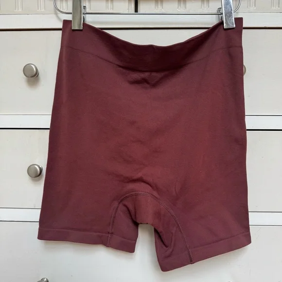 THIGH SOCIETY The Original 5" Raisin Brown Soft Biker Shorts Tights size S/M - Picture 2 of 6